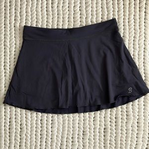Sofibella tennis skirt. Charcoal gray. XS